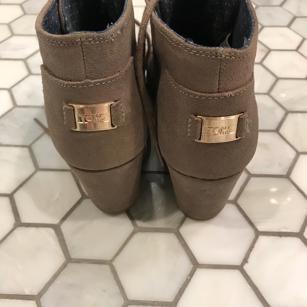 Toms Desert Wedge, Taupe Suede